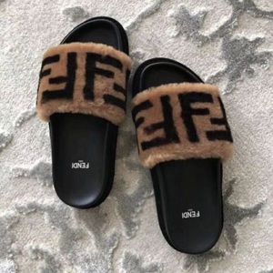 FENDI
Zucca Fur Slides